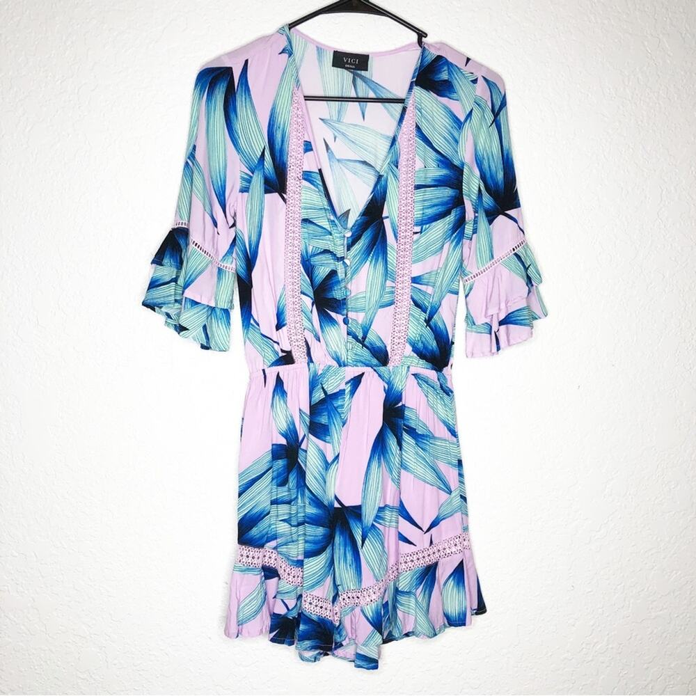Vici purple blue tropical floral print ruffle trim romper size Small